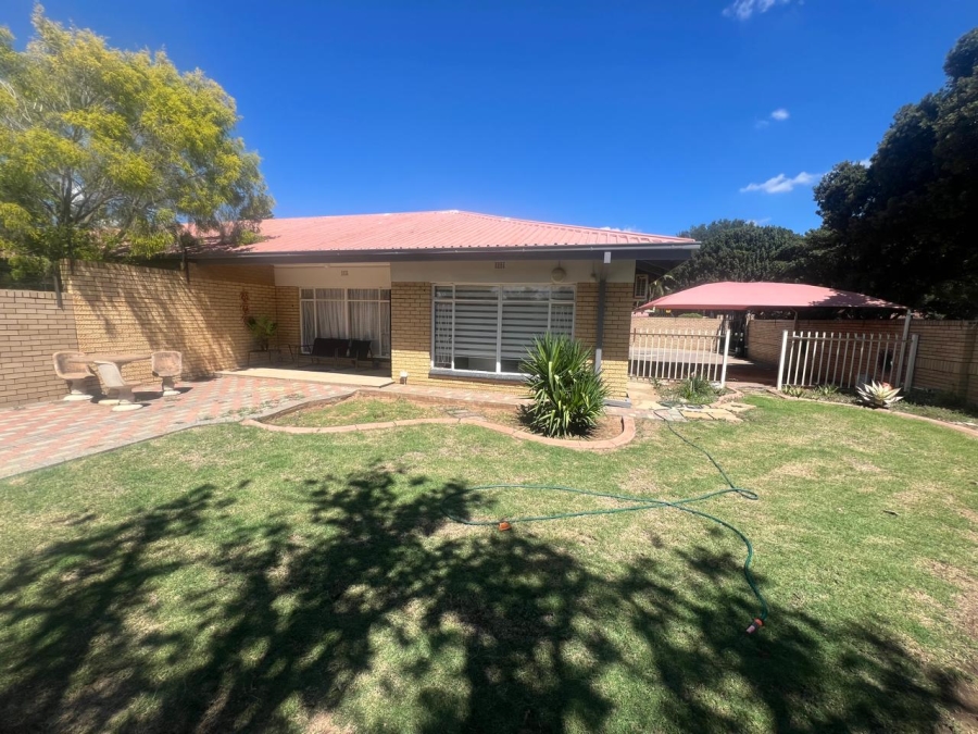 To Let 3 Bedroom Property for Rent in Seemeeupark Free State